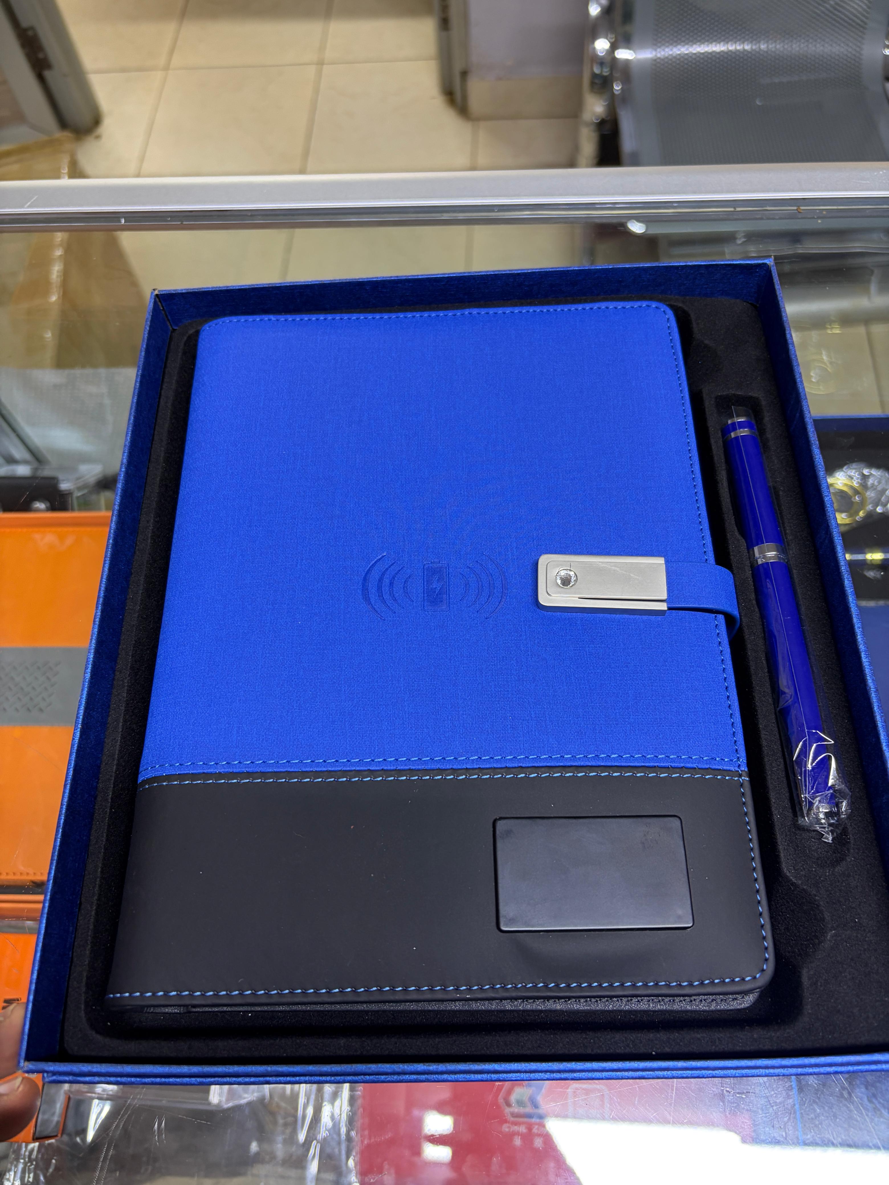 Corporate Notebook Portfolio with Wireless Charging
