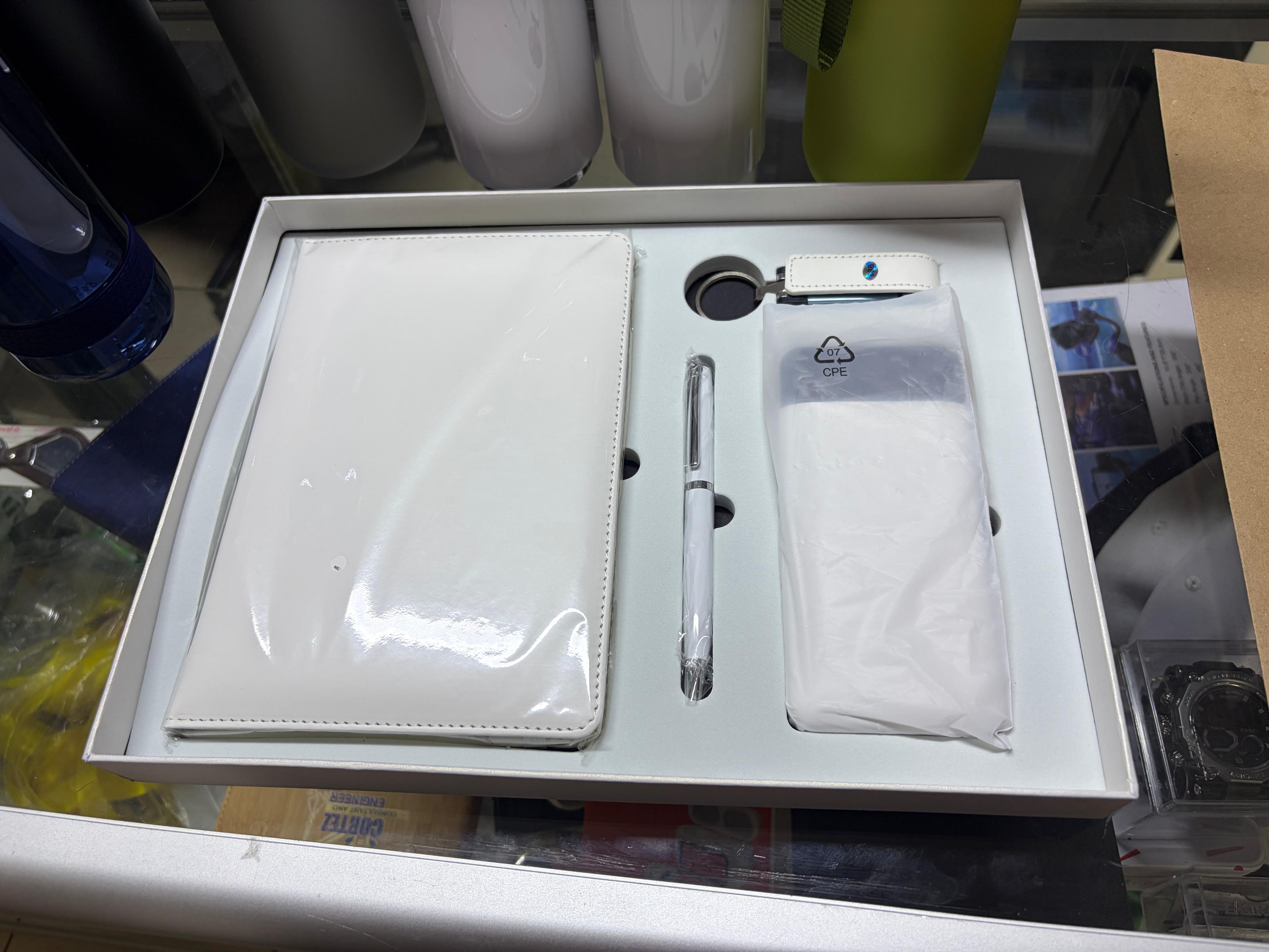 Executive White Gift Set